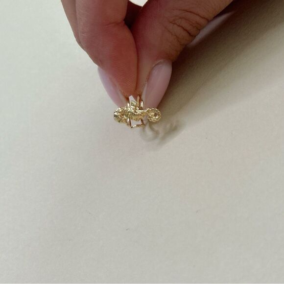 Seahorse Ear Cuff #1774 - Picture 3 of 4
